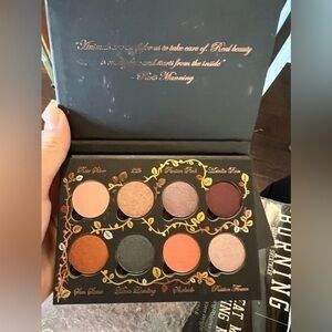 Smoky roses metal makeup pallet new in box